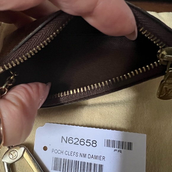 Louis Vuitton Damier key pouch - Picture 6 of 6